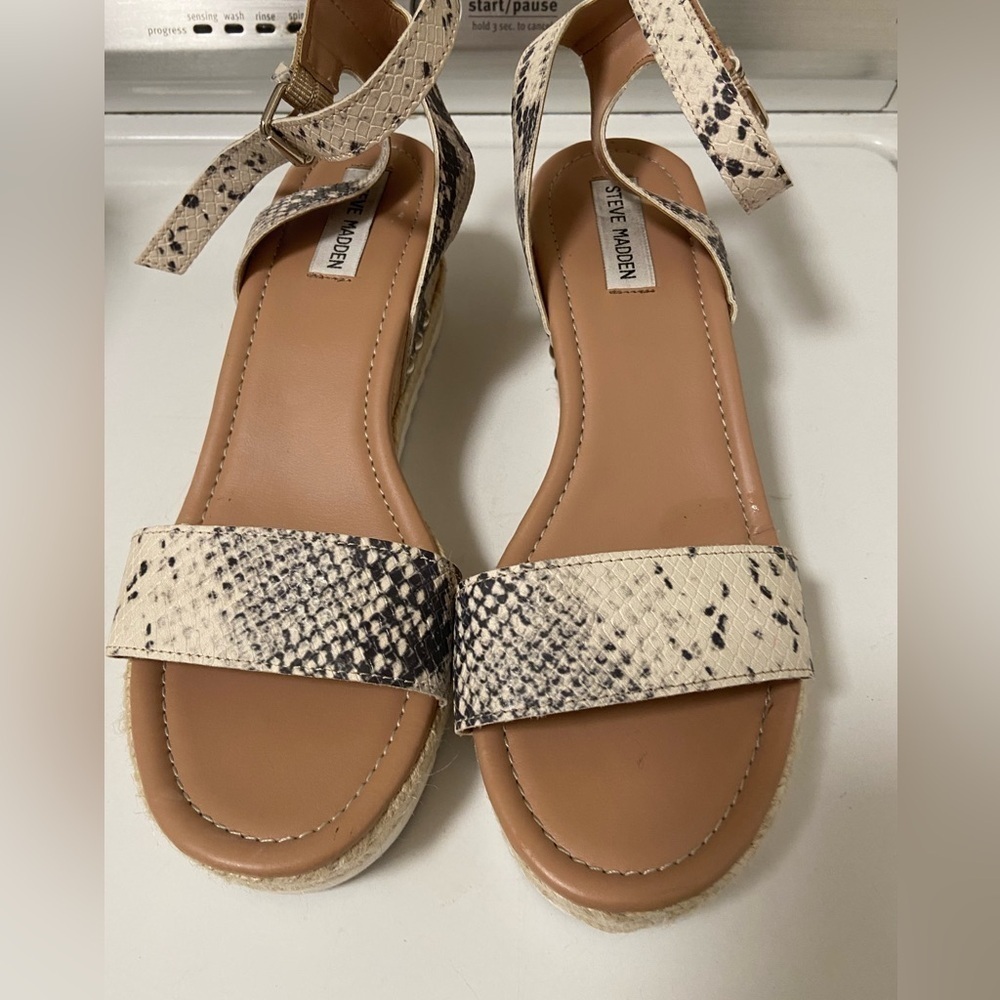Steve Madden 10 snakeskin look heeled sandals cork & rope heel $69